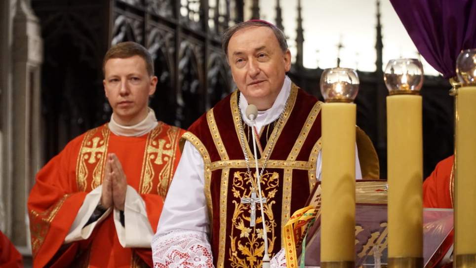 Biskup Jeż: Coś mocno szarpnęło ludzkości, w waszym życiu, także w Kościele [VIDEO] - Zdjęcie główne