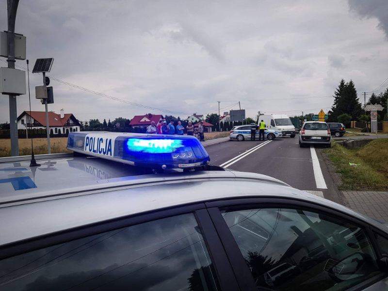 Zablokowana droga relacji Mielec - Tarnobrzeg. Wypadek w Chorzelowie!  - Zdjęcie główne