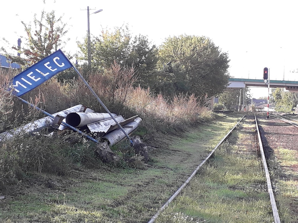 Stacja Mielec w remoncie. Wiemy kiedy pojawią się na niej pierwsze pociągi osobowe [FOTO] - Zdjęcie główne