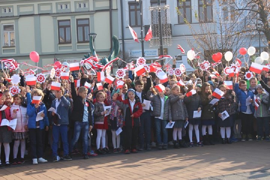 Uczniowie Szkoły Podstawowej i Przedszkola nr 2 dla Niepodległej  - Zdjęcie główne