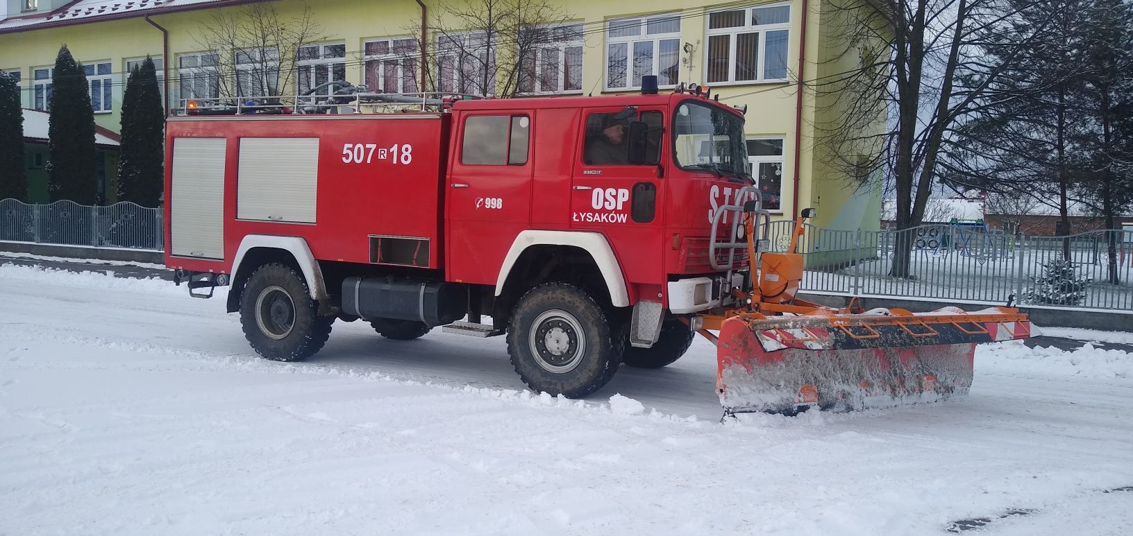 Strażacy ochotnicy odśnieżają drogi? W gminie Czermin tak! [FOTO] - Zdjęcie główne