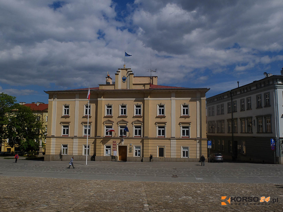 Z PODKARPACIA. Urzędniczka zakażona koronawirusem! Jest odpowiedź prezydenta - Zdjęcie główne