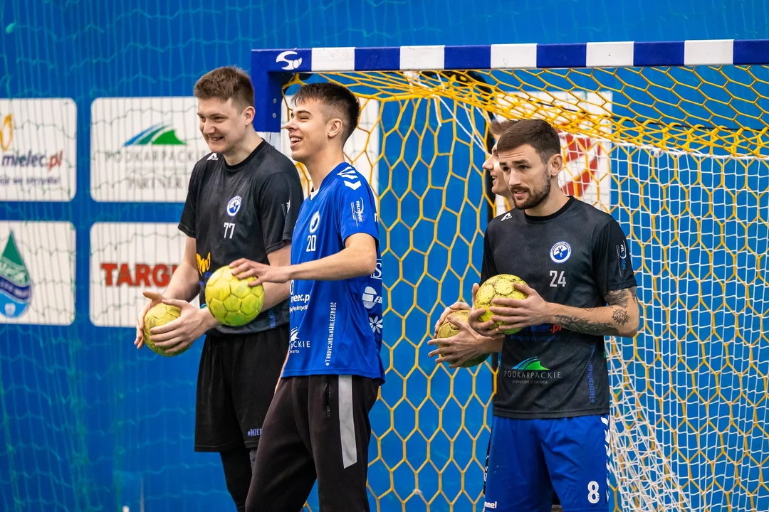 Handball Stal Mielec lepsza od MKS-u Wieluń - Zdjęcie główne