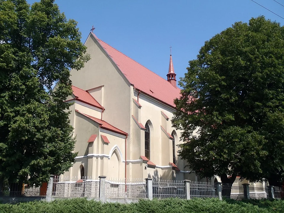 Parafianie z Dąbia protestują przeciw zmianom w swoim kościele - Zdjęcie główne