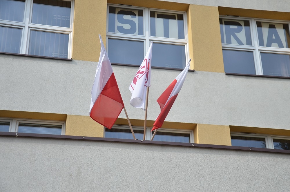 [STRAJK NAUCZYCIELI] - Szkoły strajkują nadal, a przedszkola zawieszają akcję - Zdjęcie główne