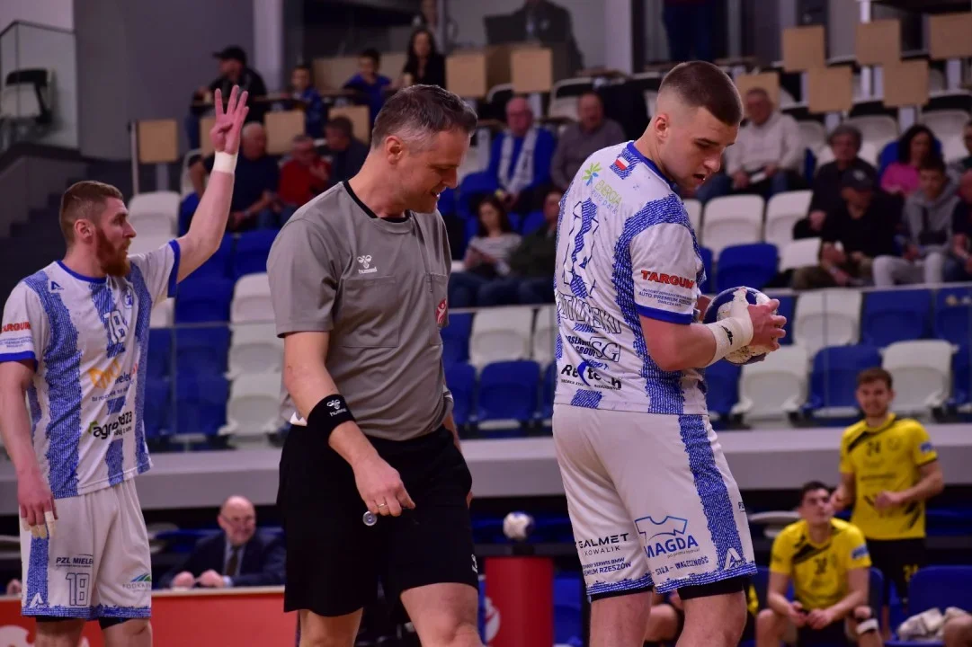 Liga Centralna: Handball Stal Mielec rozbija w pył swojego rywala - Zdjęcie główne