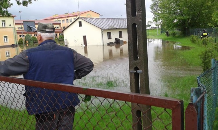 Powiat kolbuszowski po ulewnych deszcach. Ulice i gospodarstwa zalane [FOTO WIDEO] - Zdjęcie główne