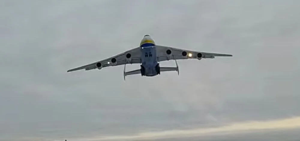 Niespodzianka przed świętami. Lotniczy gigant Antonov-An 225 Mrija wylądował w Rzeszowie-Jasionce. Kiedy odlot maszyny? [ZDJĘCIA, WIDEO] - Zdjęcie główne