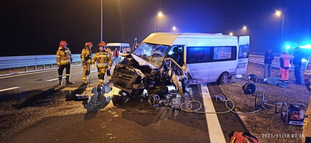 Nocny wypadek na autostradzie A4 w Gorliczynie. Dwie osoby ranne [ZDJĘCIA] - Zdjęcie główne