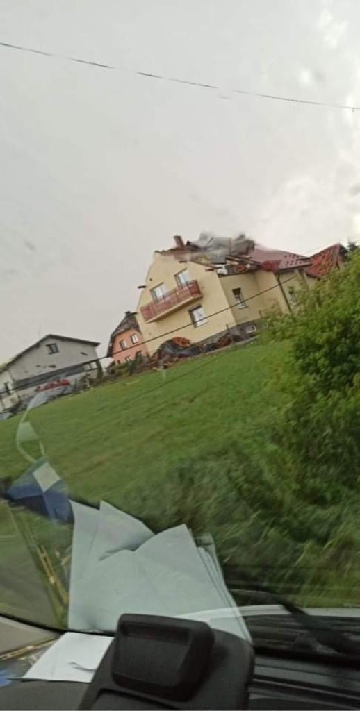 Trąba powietrzna w miejscowości Koniuszowa w powiecie nowosądeckim