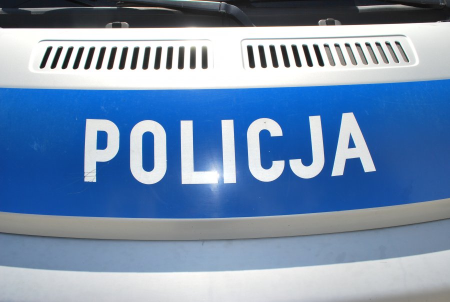 Gdy pokrzywdzony wezwał policję, kobieta uciekła z miejsca kolizji  - Zdjęcie główne