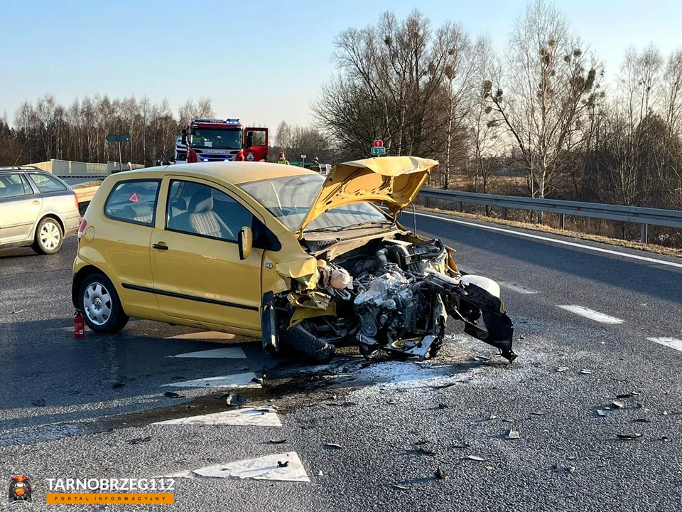 Wypadek na drodze krajowej numer 9 w okolicy Nowej Dęby. Trasa była zablokowana! [ZDJĘCIA, AKTUALIZACJA] - Zdjęcie główne