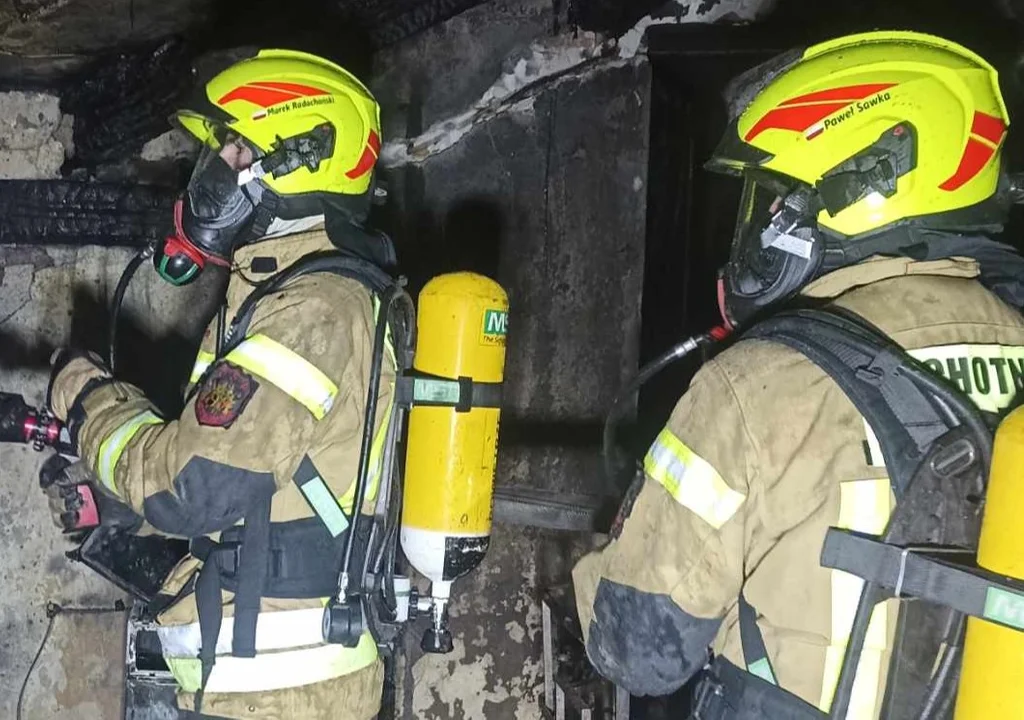 22 osoby ewakuowane. Pożar w kamienicy w Przemyślu - Zdjęcie główne