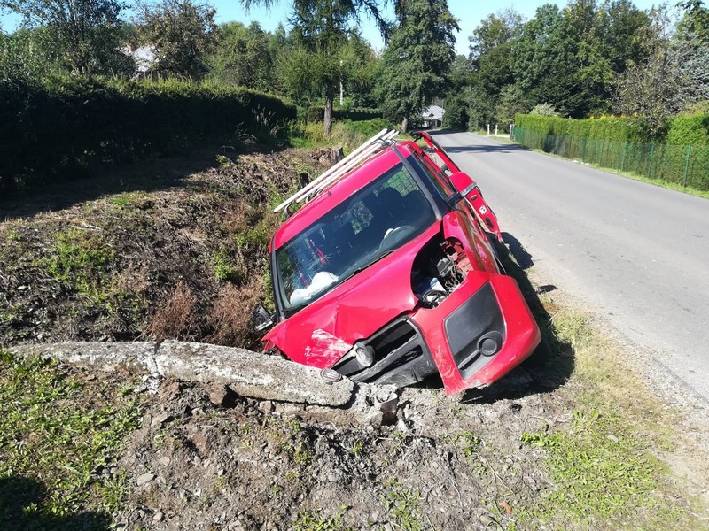 Rozstrzaskał się na betonowym przepuście. Miał 2 promile - Zdjęcie główne