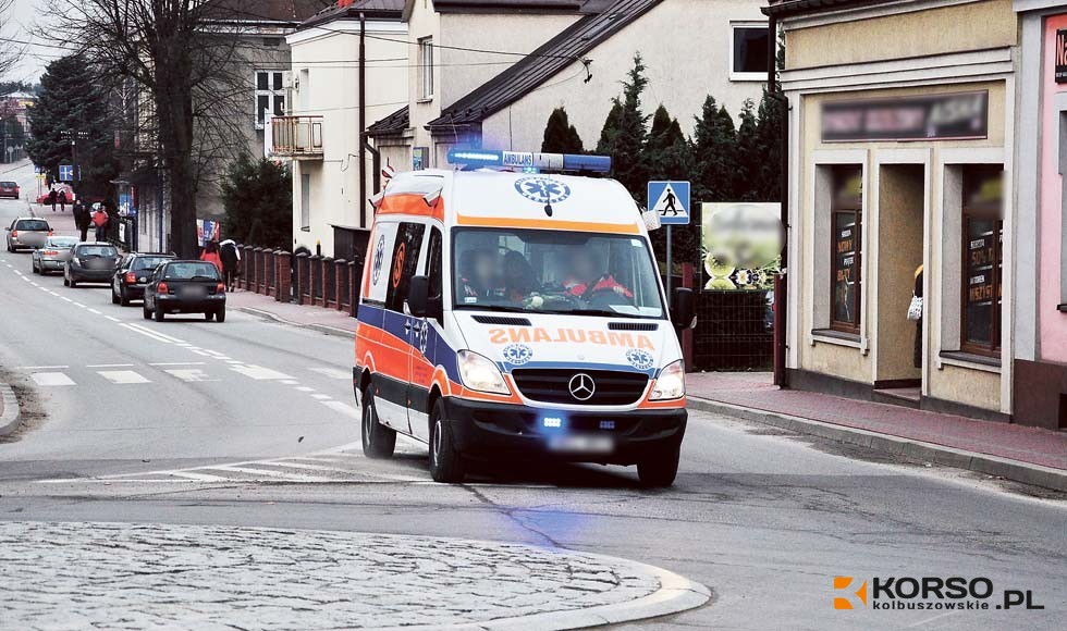 Bełkot, opadnięty kącik. Natychmiast wzywaj karetkę - Zdjęcie główne