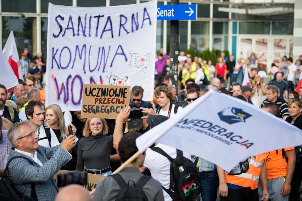 Dwie antyrządowe manifestacje w centrum Rzeszowa. Zapowiada się gorąca sobota - Zdjęcie główne