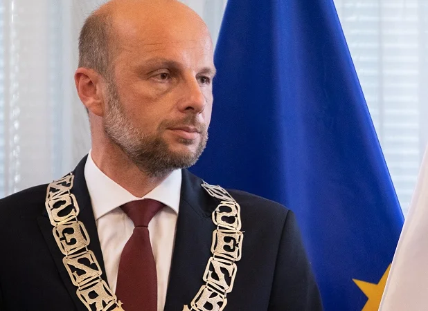 Prezydenci 12 miast chcą weryfikacji paszportów covidowych. Wśród nich jest Konrad Fijołek, prezydent Rzeszowa - Zdjęcie główne