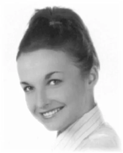 GRODZKA ANNA, urodzona 22.04.1994 roku w Zambrowie. Poszukiwana za stosowanie przemocy lub groźby bezprawnej w celu zmuszenia funkcjonariusza publicznego albo osoby do pomocy mu przybranej do przedsięwzięcia albo zaniechania prawnej czynności służbowej. Szuka jej KMP Białystok  ul. Generała Józefa Bema 4, telefon: 47 711 2473, email: kmp@bialystok.bk.policja.gov.pl.