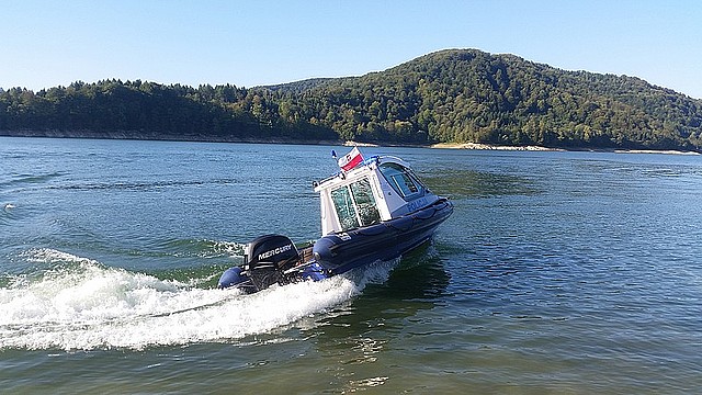 Blisko tragedii! Rowerek wodny zatonął. Cztery osoby dryfowały w jeziorze! - Zdjęcie główne