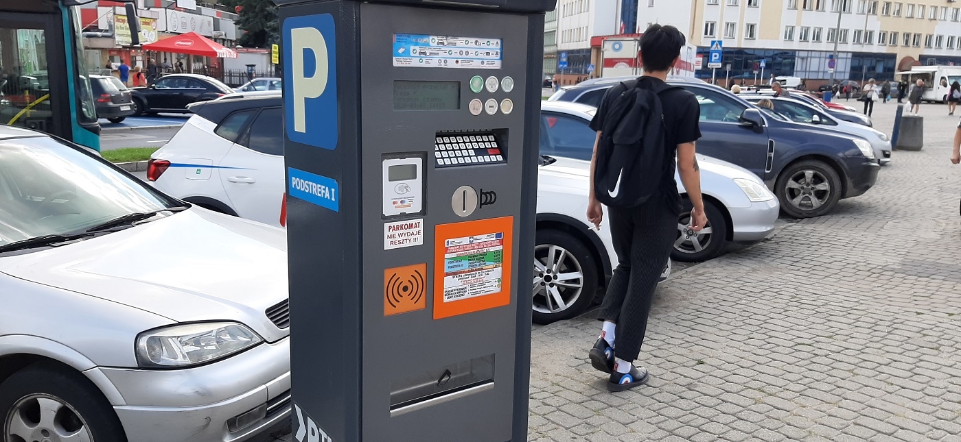 Nowe osiedla w płatnej strefie parkowania. Trwa montaż parkometrów - Zdjęcie główne