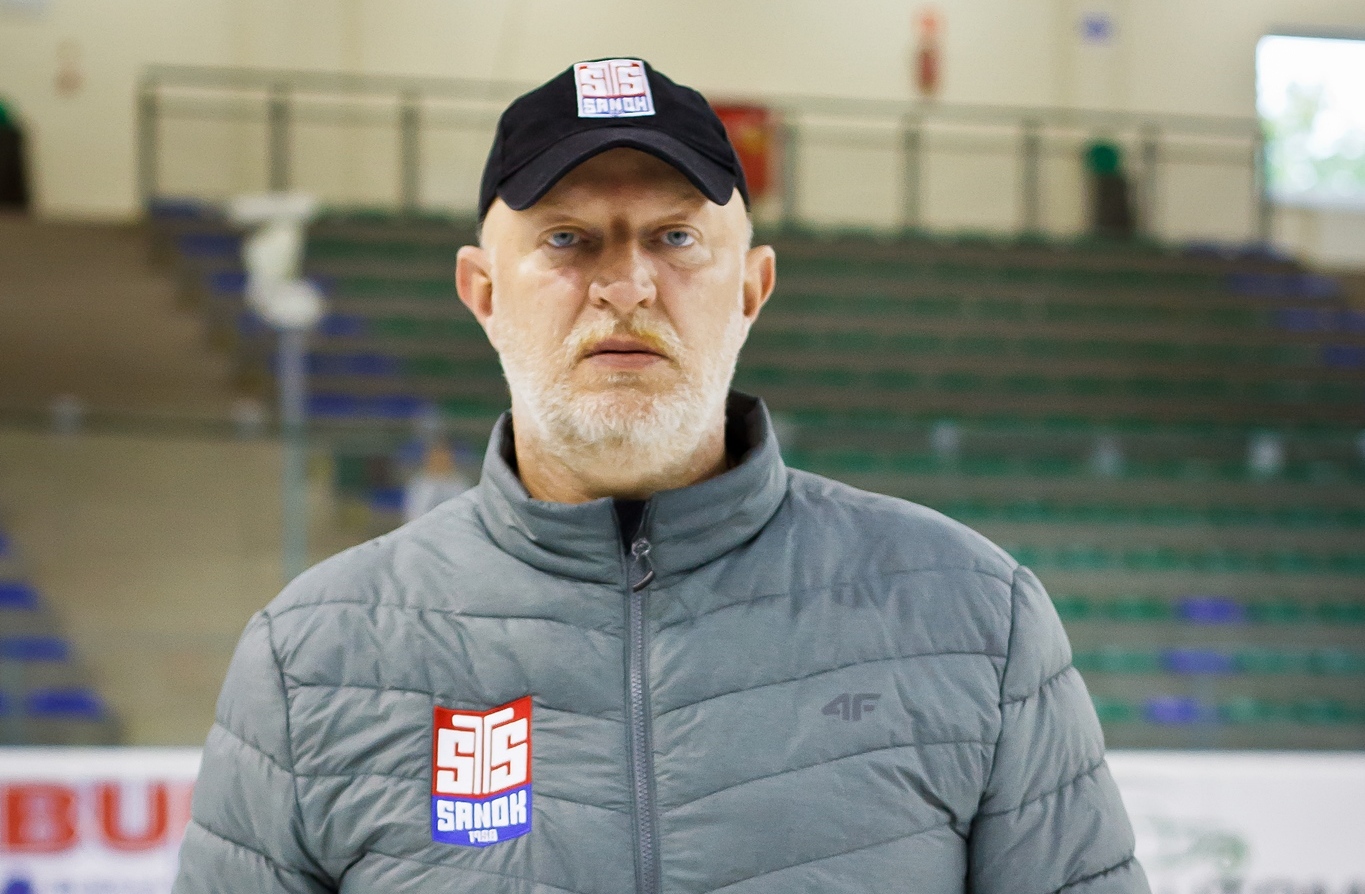 Trener hokeistów Ciarko STS Sanok - Marek Ziętara stracił przytomność podczas meczu! - Zdjęcie główne