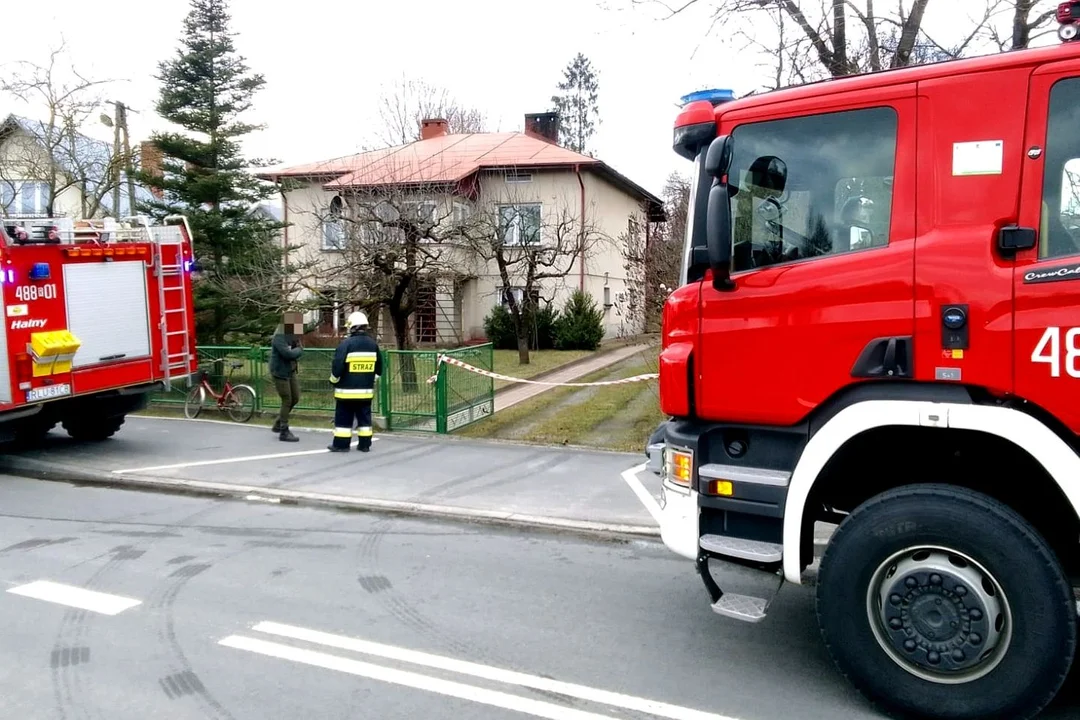 Wybuch w domu jednorodzinnym w Starym Dzikowie. Zginęła 72-letnia kobieta! - Zdjęcie główne