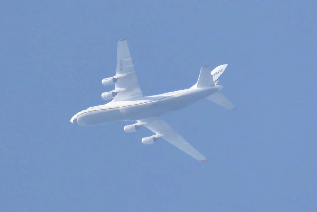 Zobaczcie jak pięknie wyglądał An-124 Rusłan podczas lotu nad Mielcem. Mamy zdjęcia.