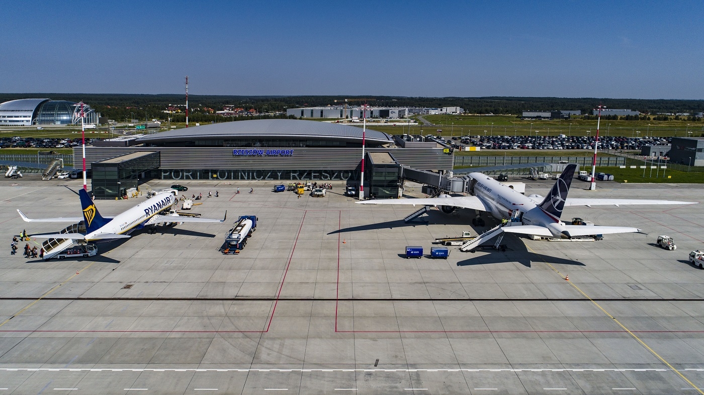 Rzeszowskie lotnisko łapie głęboki oddech po lockdownie - Zdjęcie główne