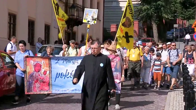 Pielgrzymi z Przemyśla, Leska i Radymna wyruszyli na Jasną Górę [WIDEO] - Zdjęcie główne