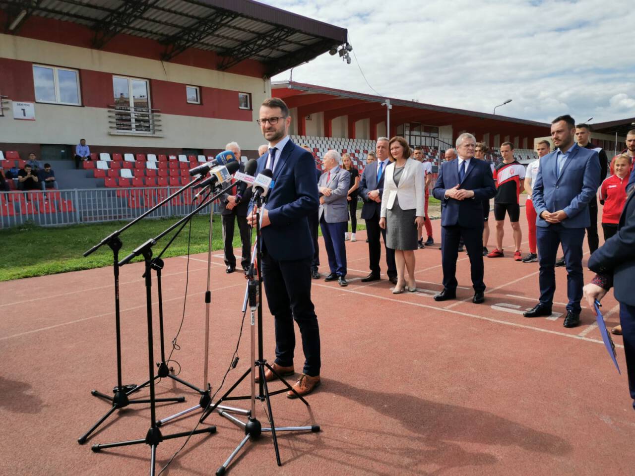 Wizyta ministra kultury, dziedzictwa narodowego i sportu Piotra Glińskiego na obiektach rzeszowskiej Resovii.