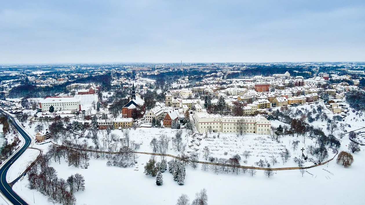 Piękny widok. Tak wygląda Sandomierz w zimowej szacie [WIDEO] - Zdjęcie główne