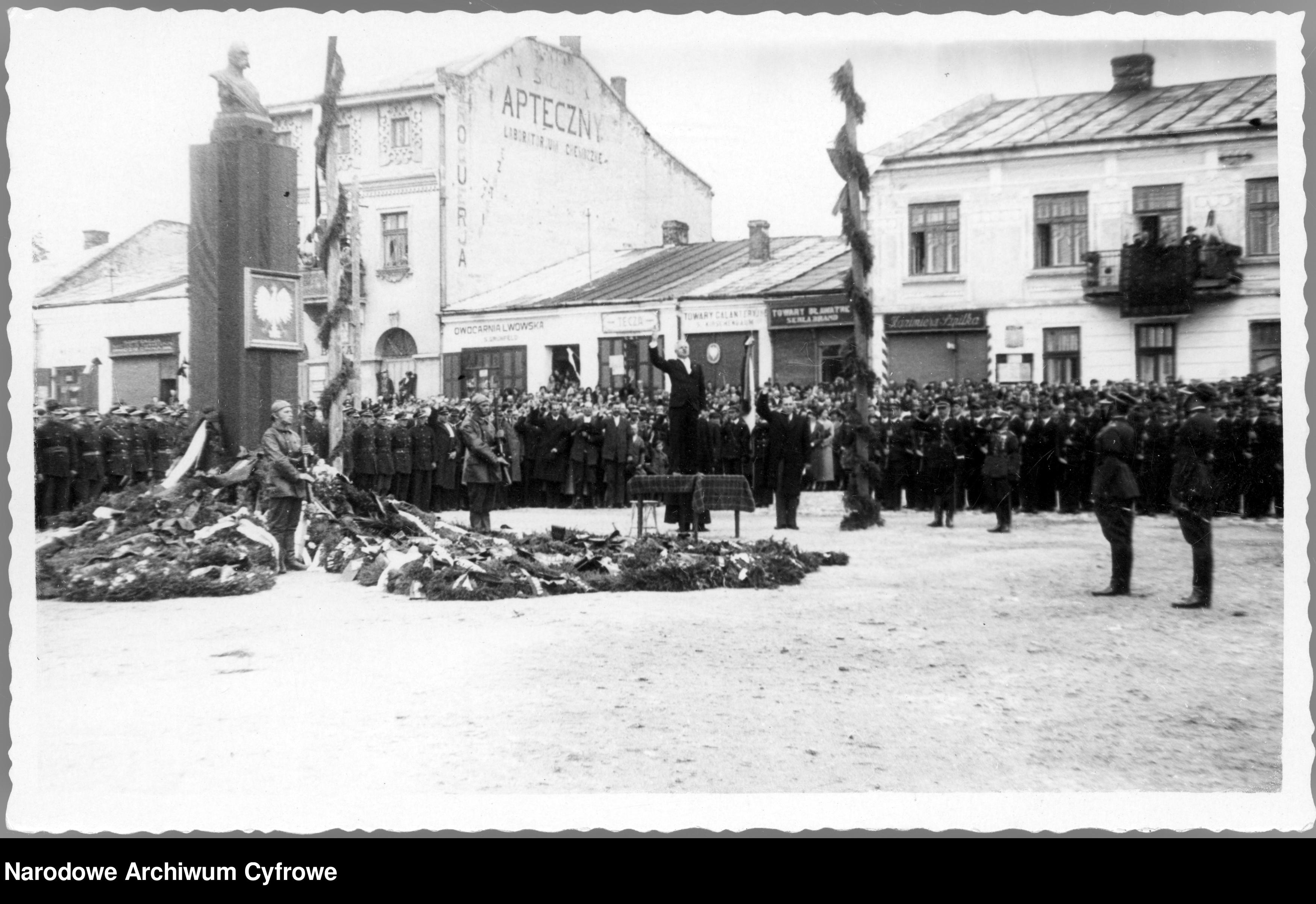 Uroczystości żałobne ku czci marszałka Polski Józefa Piłsudskiego w Tarnobrzegu, rok 1935
