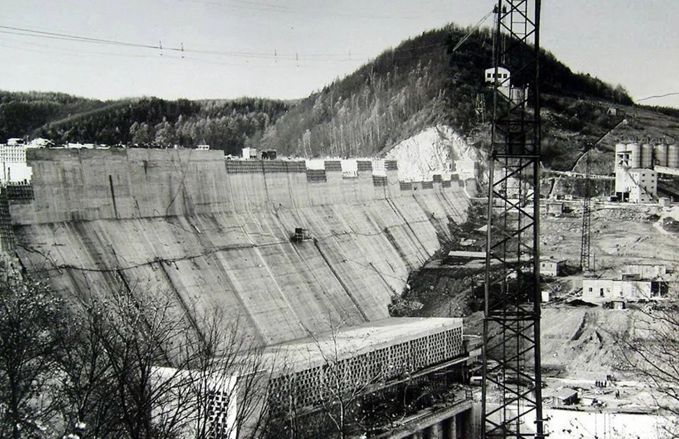 54 lata giganta, który zmienił Bieszczady. Zapora w Solinie na historycznych fotografiach. Sprawdź co jest wewnątrz tego obiektu [ZDJĘCIA, WIDEO] - Zdjęcie główne