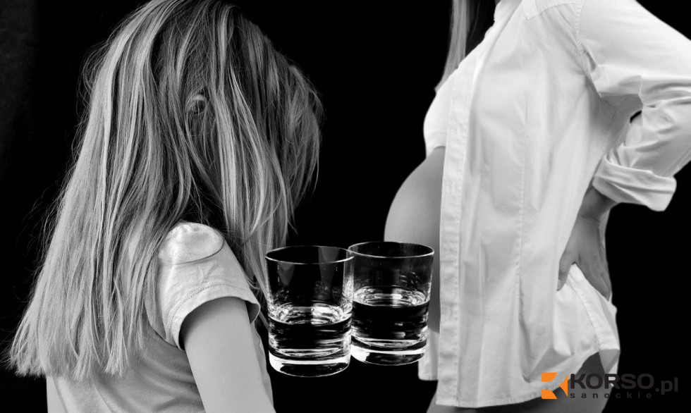 SYGNAŁY CZYTELNIKÓW: Kompletnie pijana kobieta w ciąży szła z małym dzieckiem  - Zdjęcie główne