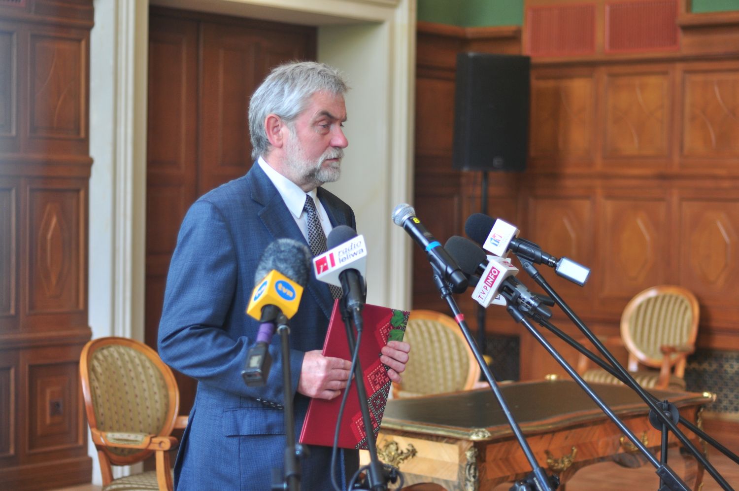 Wizyta ministra kultury Piotra Glińskiego w Tarnobrzegu ma związek z zakupem przez samorząd Kolekcji Dzikowskiej.