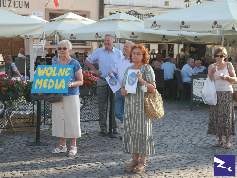 Lex TVN przyjęte. W niedzielę na Podkarpaciu manifestacje pod tytułem: "VETO! Wolne media, wolni ludzie, wolna Polska!" - Zdjęcie główne