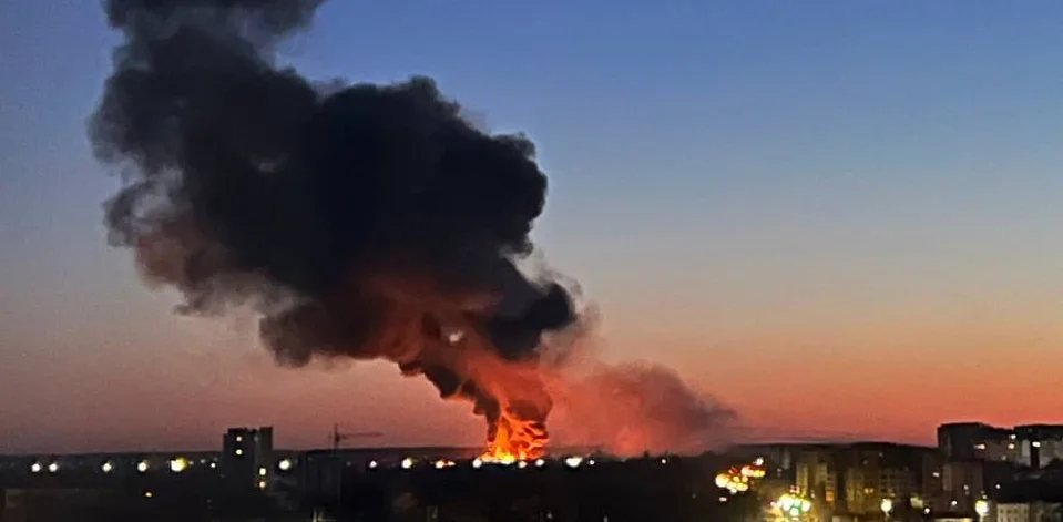 Nocne bombardowanie Ukrainy niedaleko granic Polski -  Łuck