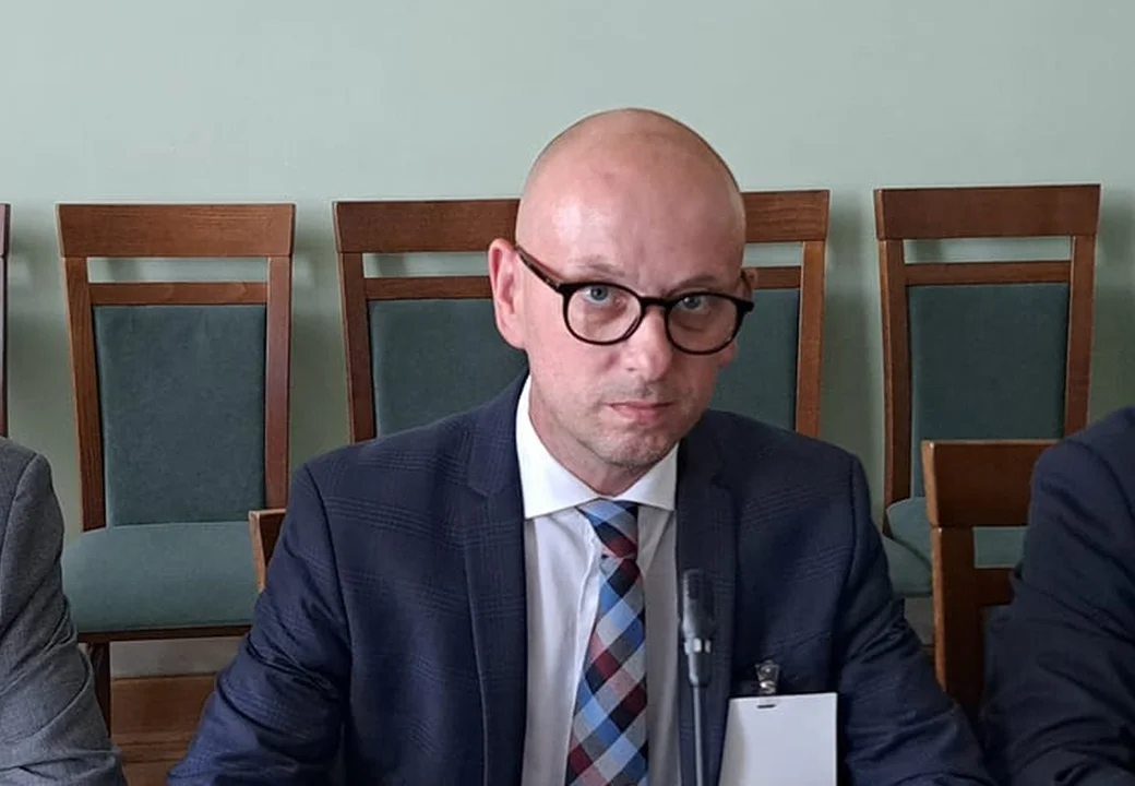Wybory 2023: Pakt Senacki jednak bez kandydata w okręgu wyborczym numer 54? Paweł Bartoszek poza listą. Jaki jest powód? - Zdjęcie główne