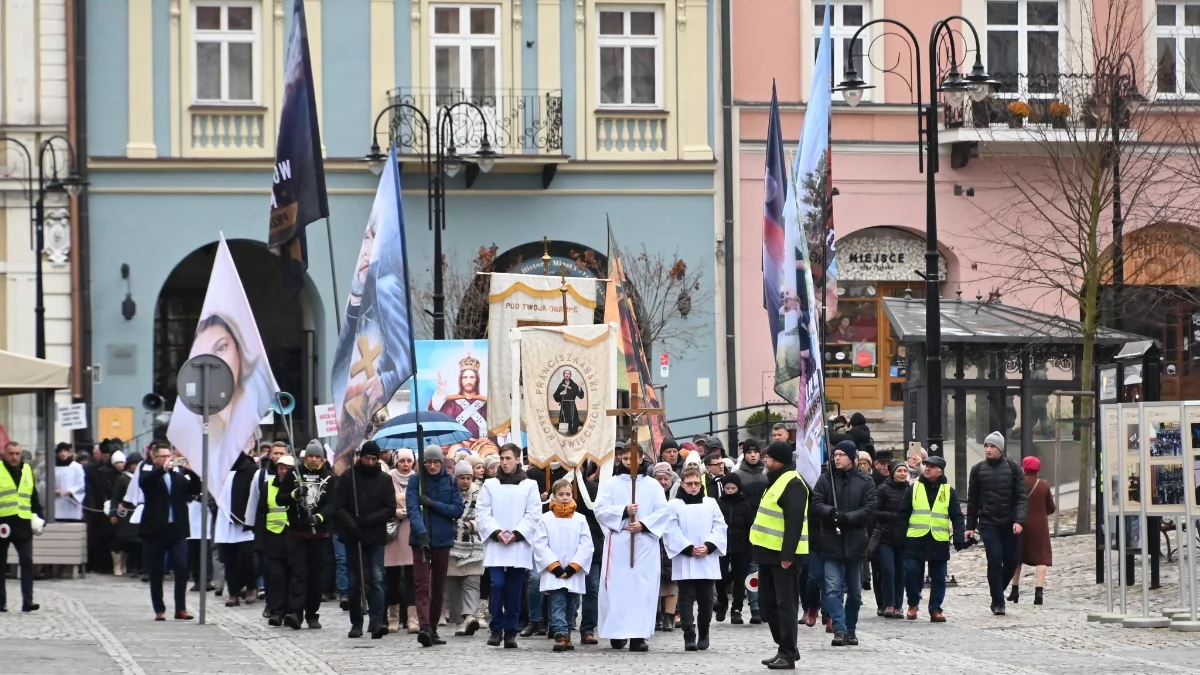 Historyczny Orszak Chrystusa Króla przeszedł ulicami Przemyśla [ZDJĘCIA] - Zdjęcie główne