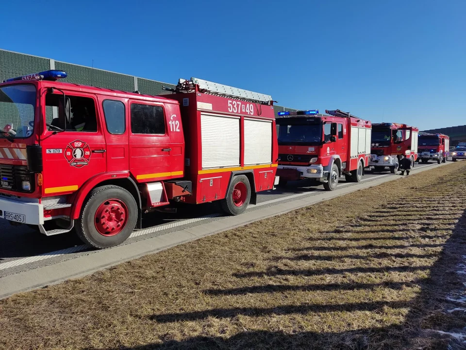 Wypadek na autostradzie A4 na wysokości Sędziszowa Małopolskiego. Zderzenie trzech pojazdów!  - Zdjęcie główne