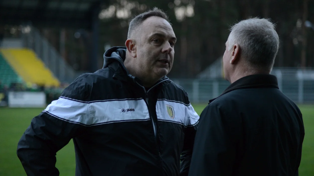 Druga liga: Gorąco na linii zawodnicy Stali Stalowa Wola - kibice. Ireneusz Pietrzykowski apeluje do fanów [WIDEO] - Zdjęcie główne