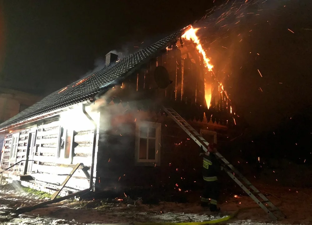 Tragedia w Trześniowie! Kobieta zginęła w pożarze domu! - Zdjęcie główne