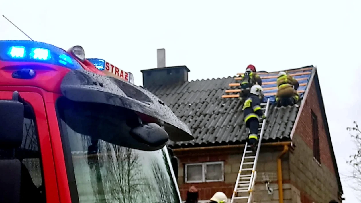 480 internwecji strażaków po ostatnich wichurach na Podkarpaciu. Wiatr uszkodził aż 167 dachów [ZDJĘCIA] - Zdjęcie główne