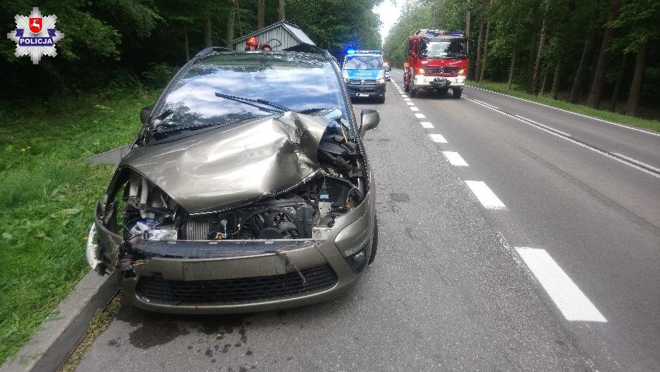 Roztrzaskała auto na rozrzutniku [FOTO] - Zdjęcie główne