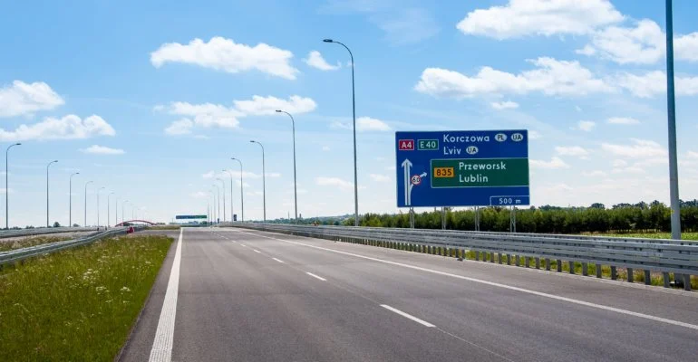 Zmiany na autostradzie A4 przy granicy z Ukrainą. Utworzono korytarz humanitarny - Zdjęcie główne