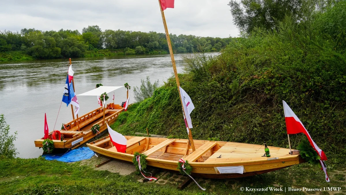 Nowe jednostki pływające na Sanie w Ulanowie. To kontynuacja flisackiej tradycji Podkarpacia [ZDJĘCIA] - Zdjęcie główne