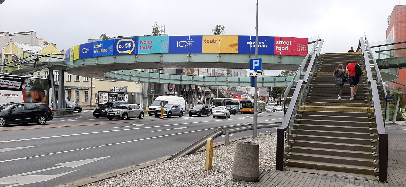 Reklamy na „okrągłej kładce” zagoszczą na dobre? - Zdjęcie główne