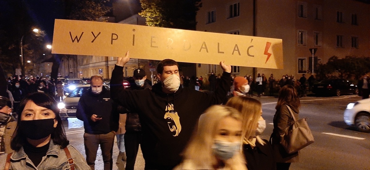 Około 800 osób na proteście w Rzeszowie! Były mandaty i wnioski do sanepidu - Zdjęcie główne