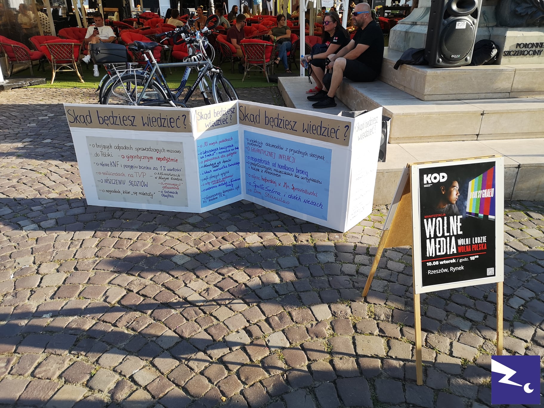 zdjęcia z wtorkowego protestu "Wolne media" w Rzeszowie