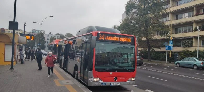 Od wtorku w Rzeszowie i pobliskich gminach przystanki "na żądanie". Autobus MPK zatrzyma się, kiedy podniesiesz rekę - Zdjęcie główne